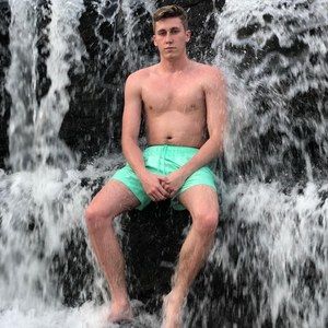 Meet your Posher, Cameron